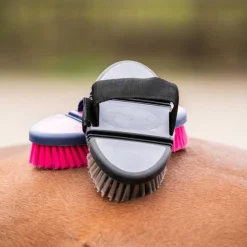 QHP Brosse douce flexible><noscript><img data-lazyloaded=